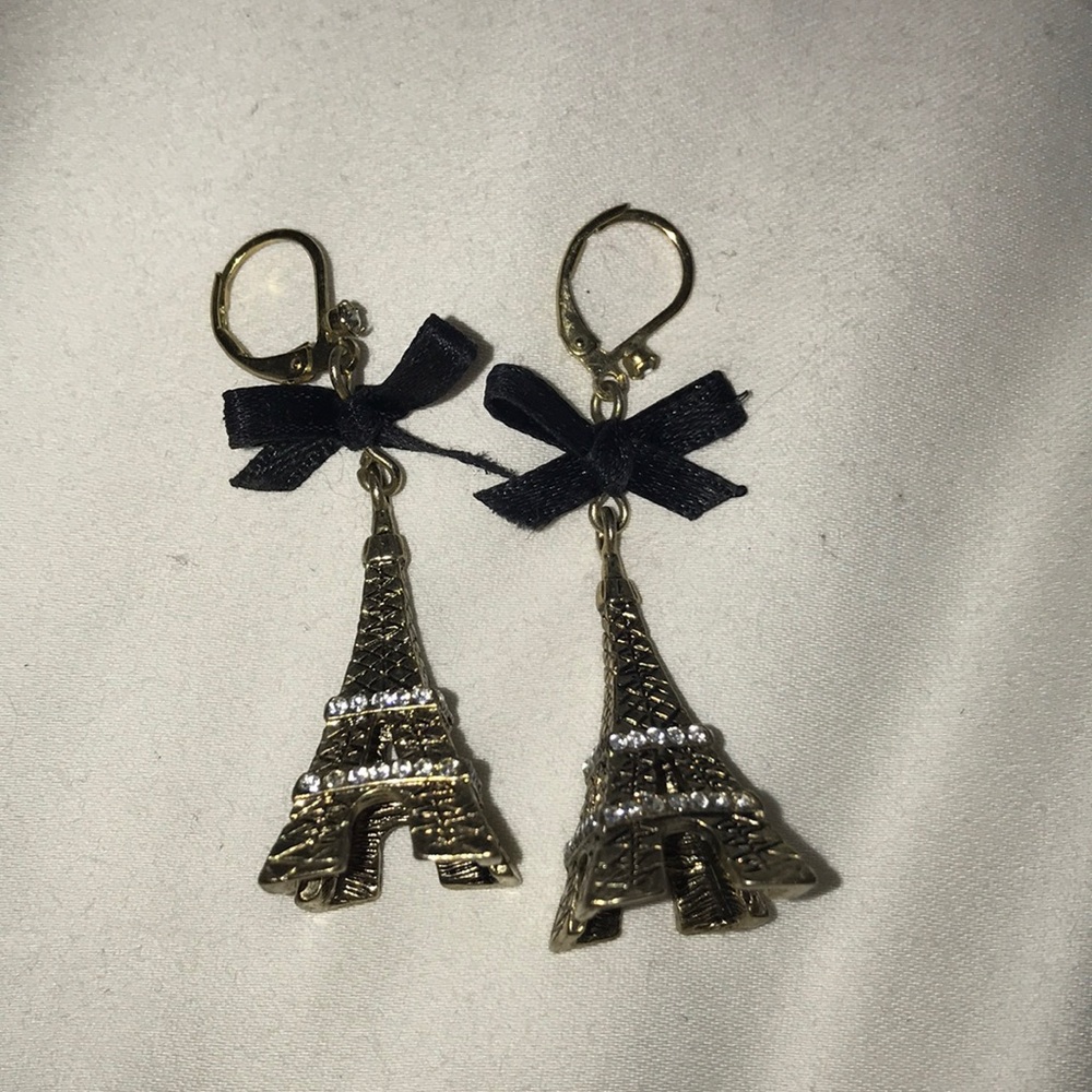 Oui oui Eiffel Tower Paris Earrings